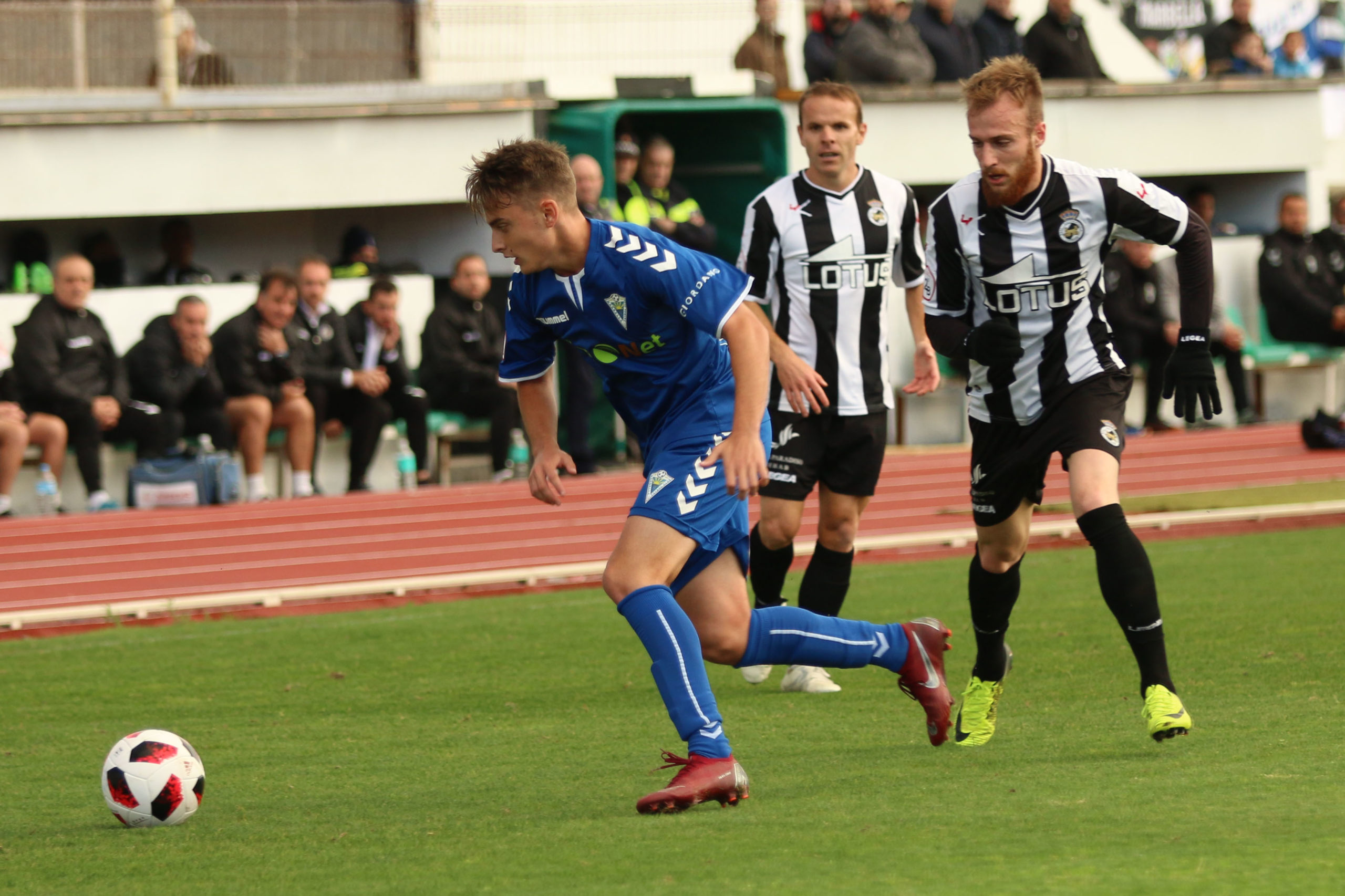 img notiLYX1BEl3Ee scaled