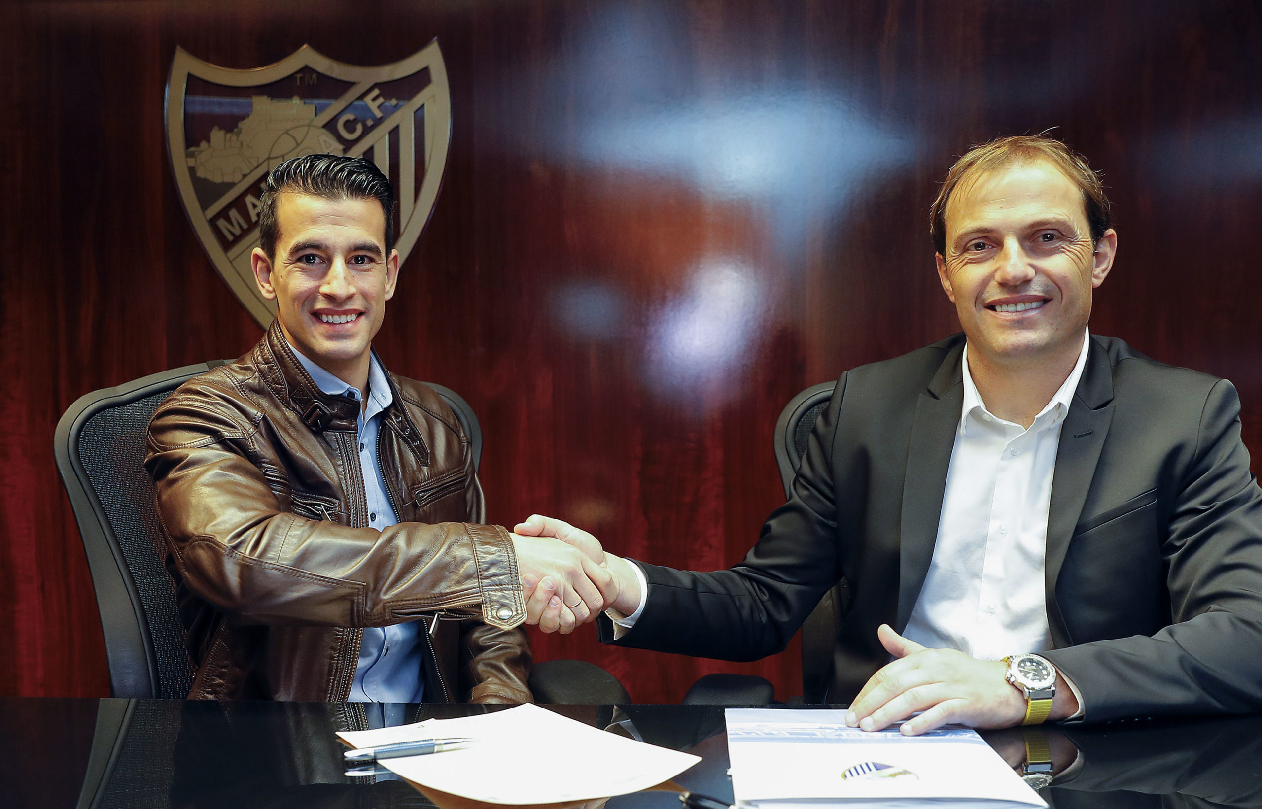 img notiWUMaTugEia scaled