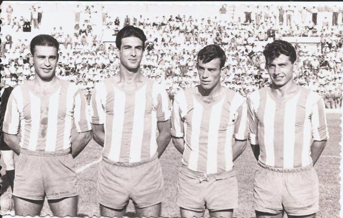 emporada 1960/61. Los defensas Barrena, Lorenzo, Angelillo y Portalés, posan en La Rosaleda.