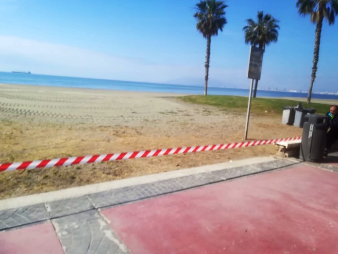 Playa de Málaga balizada