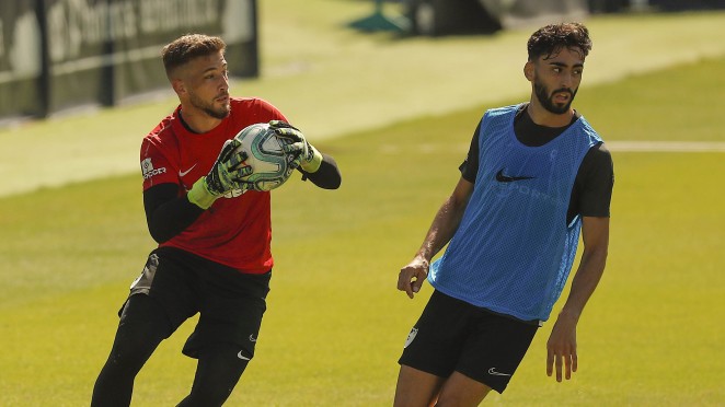 Kellyan y Juande entrenan en La Rosaleda