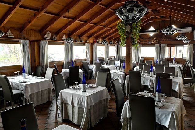 El Restaurante Casa Mané se encuentra en la playa de Los Palmones