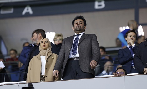 Al-Thani junto a su hija Hamyan en el palco