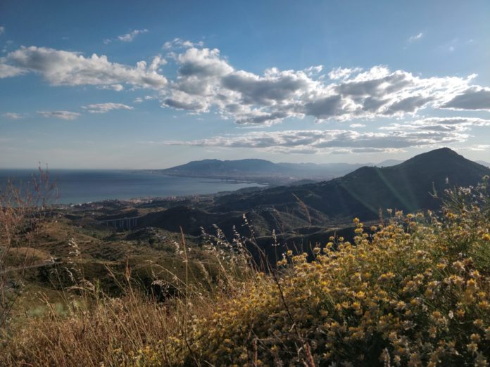 sendero Peñón Cuervo Olías en Málaga