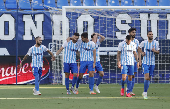 Sadiku y sus compañeros celebran gol en Málaga-Girona
