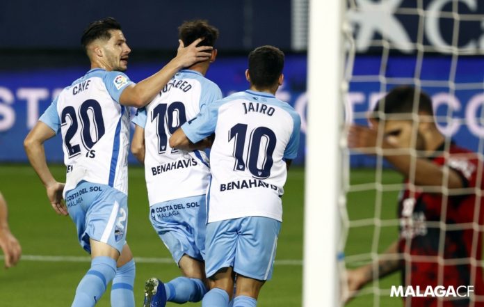 El Málaga celebra su gol contra el Mirandés