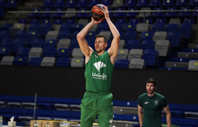 Dragan Milosavljevic, durante un entrenamiento con el Unicaja