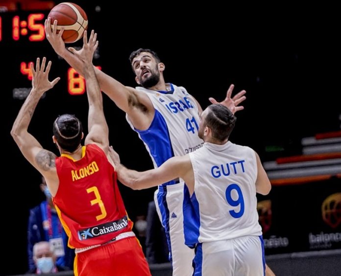 Francis Alonso debutó España