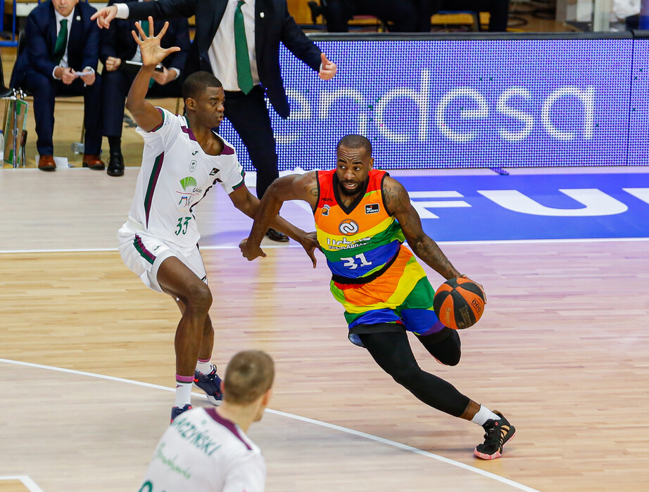 Nzosa festival tapones