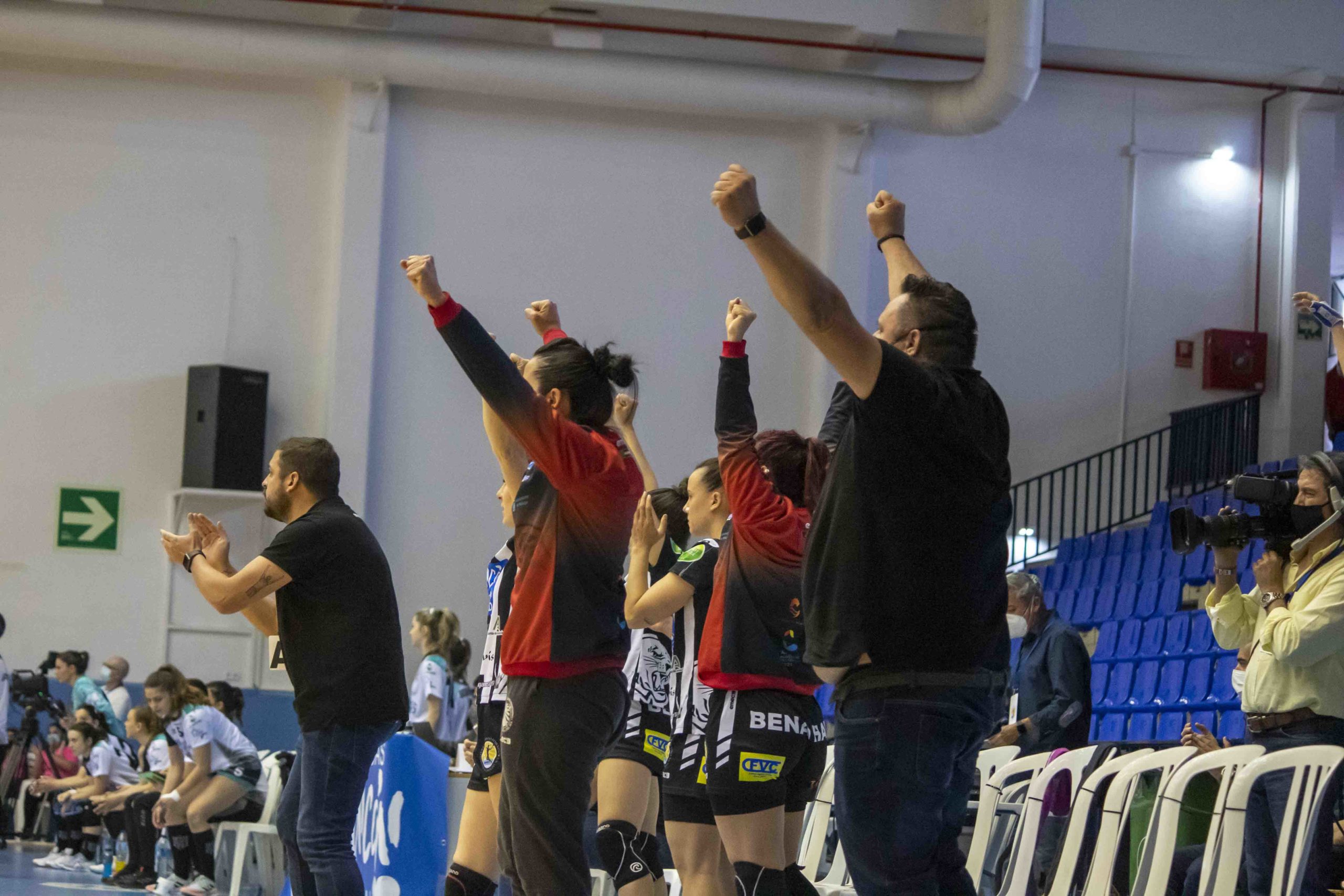 Suso Gallardo celebra pase a final EHF