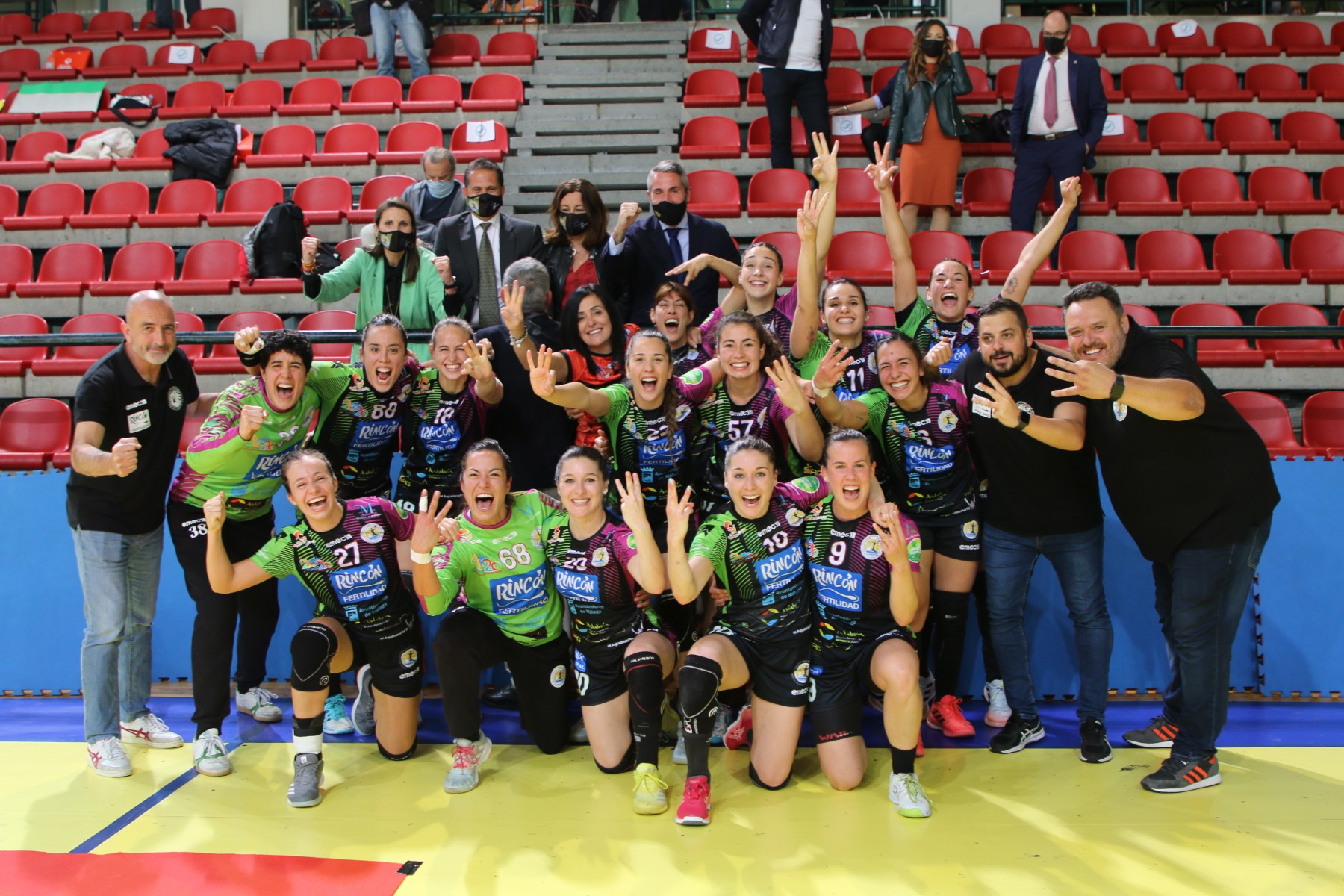 así se celebra título