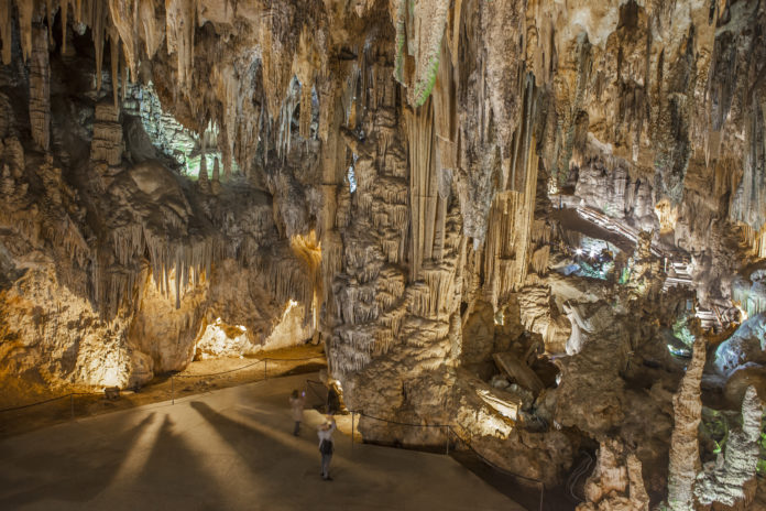 Turismo Costa del Sol promociona la riqueza de las cuevas de la provincia con un material audiovisual inédito