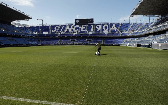 La Rosaleda cambiará el césped tras el partido del Málaga CF ante Las Palmas