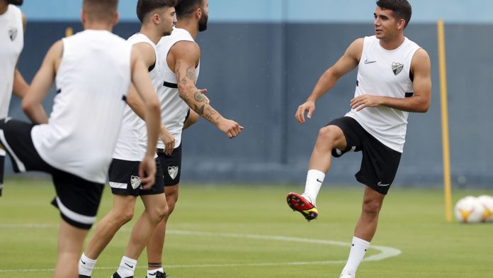 Víctor Gómez ya es uno más en el entrenamiento