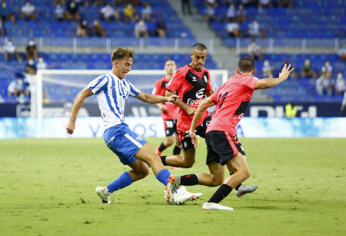 Paulino en una acción del partido de pretemporada ante el Tenerife