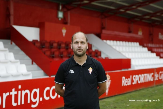 José Alberto en su etapa como entrenador del Sporting de Gijón