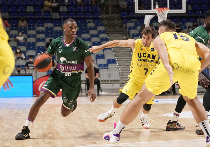 El Unicaja vence al UCAM Murcia y gana el trofeo Costa del Sol