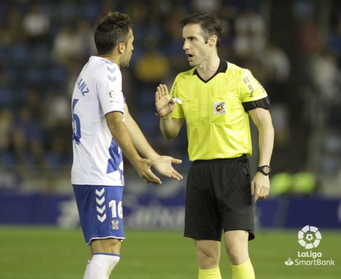 Jon Ander González Esteban, el árbitro del Almería-Málaga