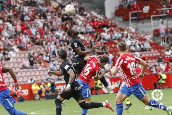 Los primeros pasos de la pantera, en su debut frente al Sporting