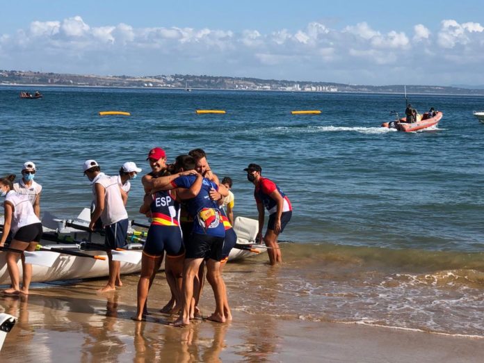 Los remeros del Real Club Mediterráneo campeones del mundo de remo de mar representando a España en el mundial de Portugal