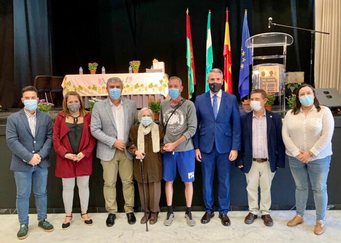 El Ayuntamiento de Almáchar reconoce al Servicio de Deportes de la Diputación con el ‘Premio Por los Mayores 2021’