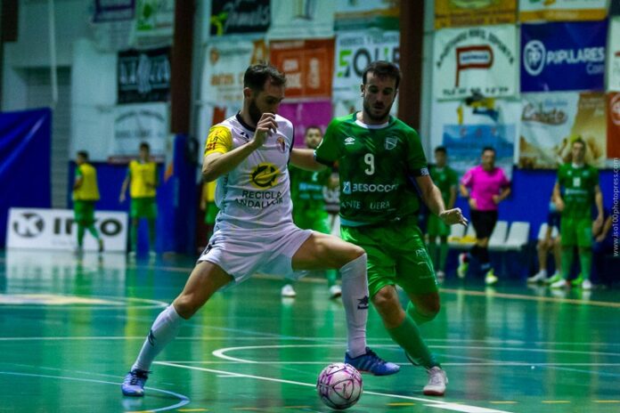 El UMA Antequera se lleva el duelo provincial y avanza a la tercera ronda de Copa (2-3)