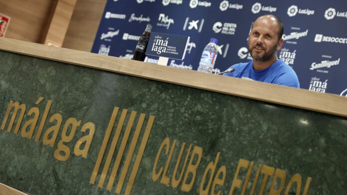 José Alberto López en rueda de prensa