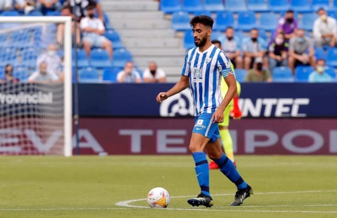 Juande Rivas, con el brazalete de capitán ante el Fuenlabrada