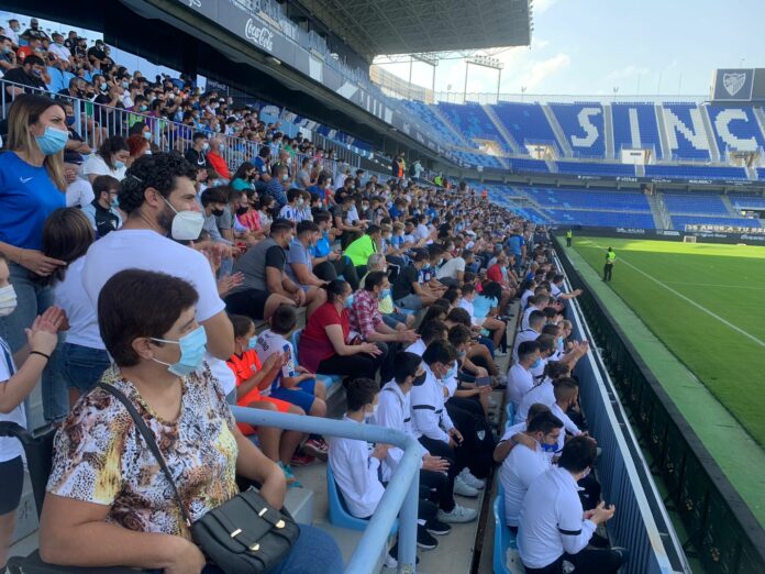 La afición disfruta del entrenamiento a puerta abierta