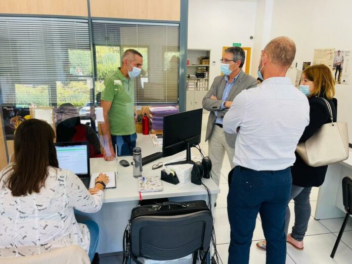 Francisco Salado visita las instalaciones de COAG