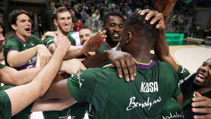 Un compacto Unicaja firma un gran partido ante el San Pablo Burgos para dejar atrás la cuatro derrotas que acumulaba.