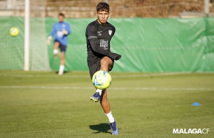 Haitam Abaida, jugador del Atlético Malagueño en una sesión con el primer equipo