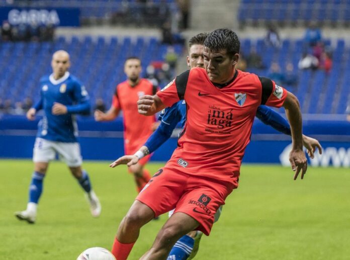 Víctor Gómez frente al Oviedo