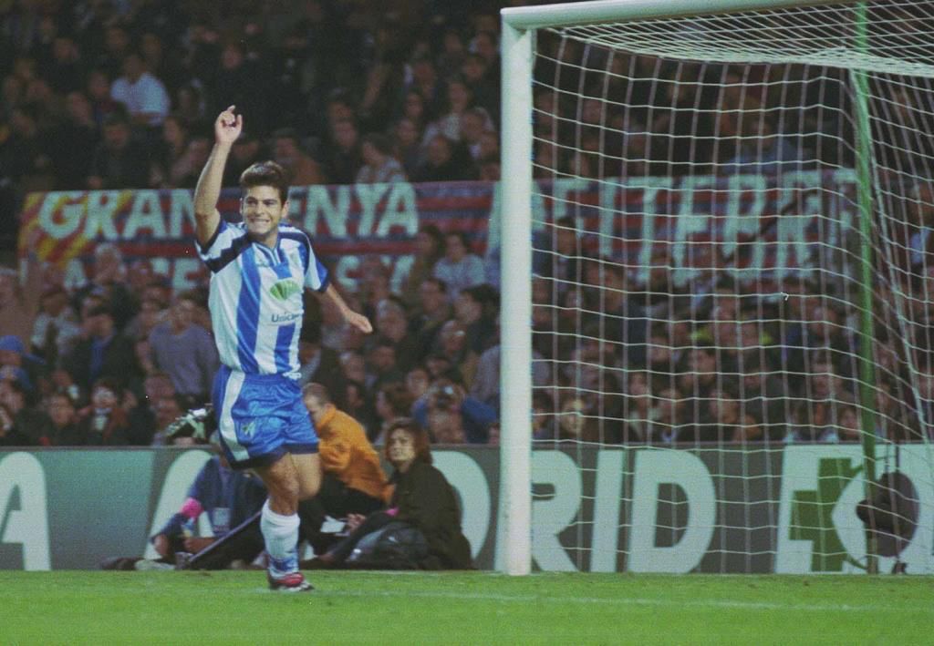 Valcarce celebra el gol en el Camp Nou