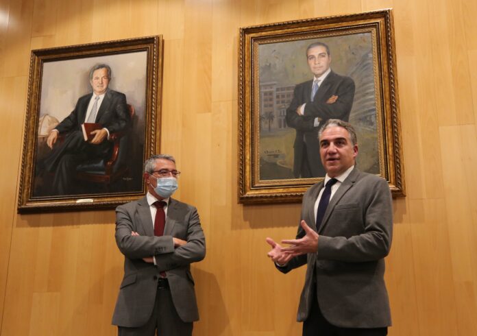 La Diputación cuelga en su sede el retrato de Elías Bendodo realizado por Félix Revello de Toro
