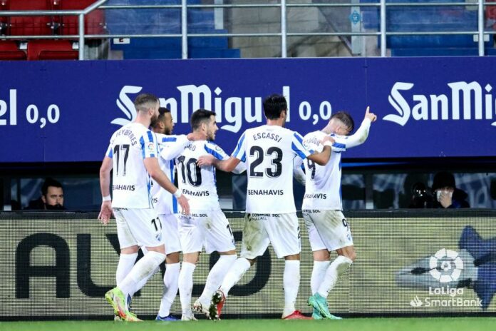 Brandon Thomas en la celebración de un gol al Eibar