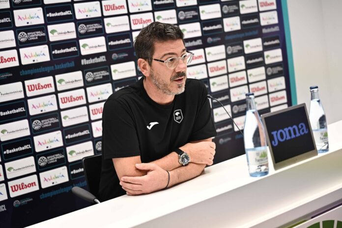 Fotis Katsikaris, entrenador del Unicaja, en la rueda de prensa previa al partido de BCL | UNICAJABFOTOPRESS