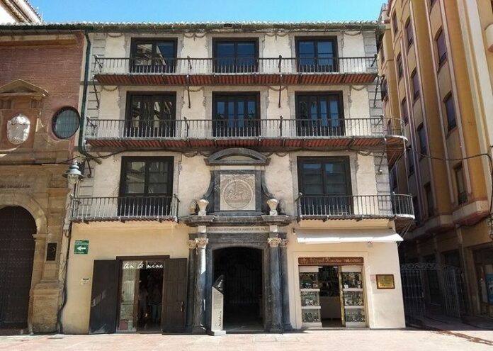 Fachada de Sociedad de Amigos del País en Málaga