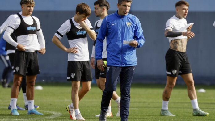 Funes dirige el entrenamiento hasta la llegada de un nuevo entrenador en el Málaga CF | Pepe Ortega: MCF
