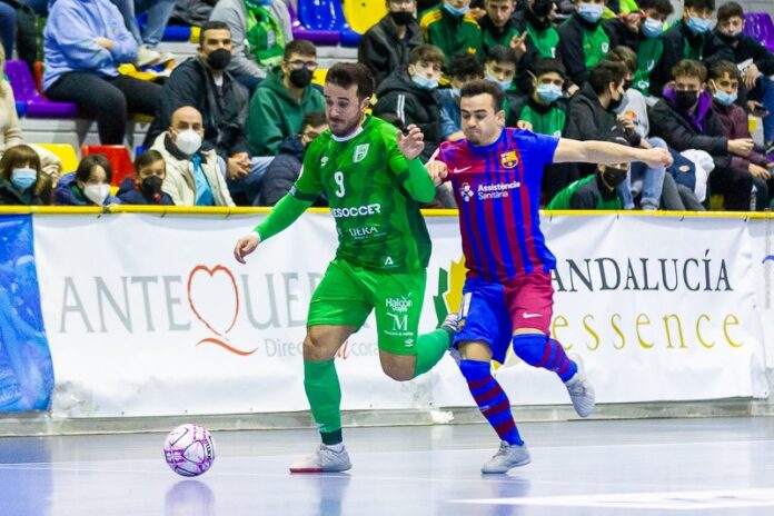 El BeSoccer UMA Antequera golea y se gusta ante el Barça B (5-0)