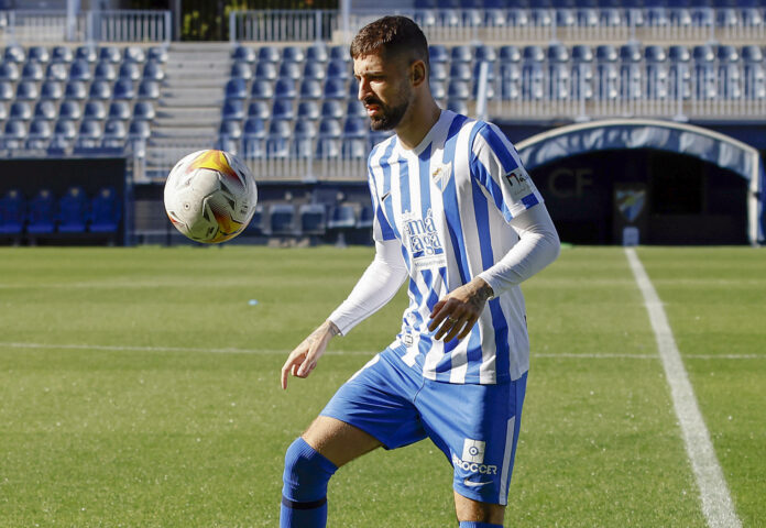Vadillo en su presentación oficial como nuevo jugador del Málaga CF | LaLiga
