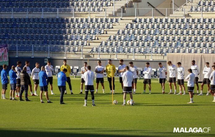 El Málaga CF en un entrenamiento // Pepe Ortega - MCF