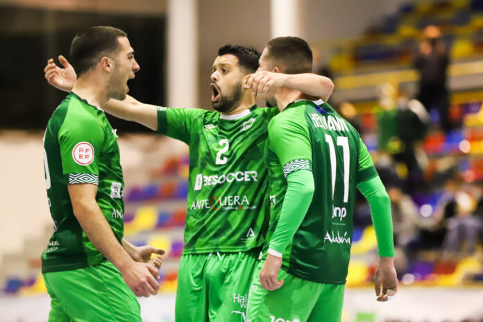 El UMA Antequera pasa a cuartos de final de la Copa (5-3)