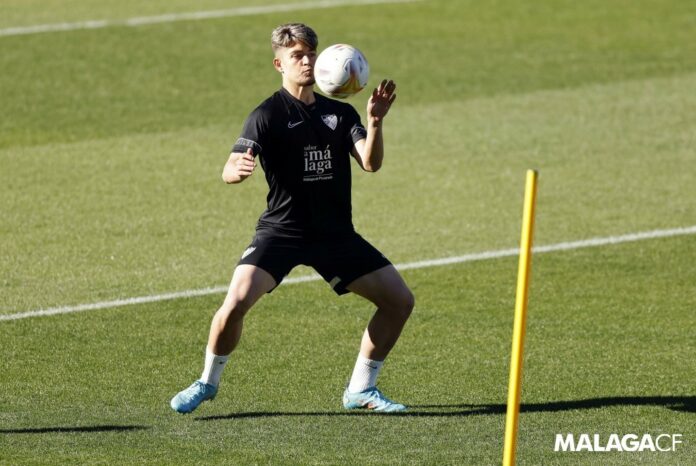 Dani Lorenzo, en un entrenamiento del Málaga CF