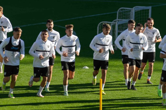 El Málaga se ejercita en un entrenamiento