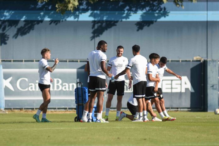 Los jugadores del Málaga CF en un entrenamiento