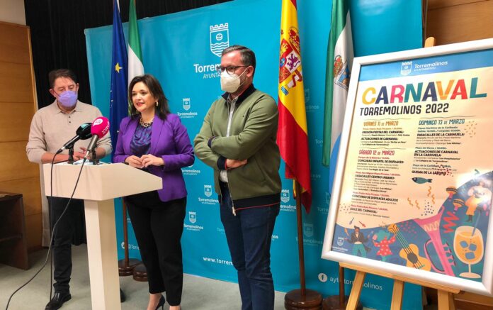 Torremolinos celebra su Carnaval con pregón, pasacalles, comparsas y murgas y el entierro de la sardina en La Carihuela