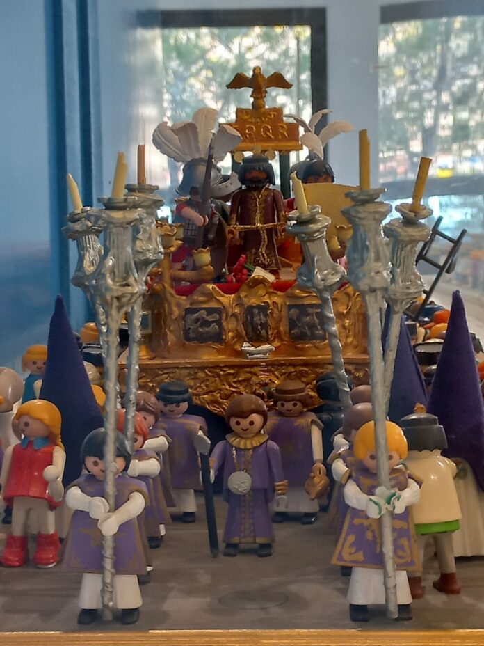 El Ayuntamiento amplía el horario de visita de las exposiciones de playmobil y hermandades de Torremolinos sobre la Semana Santa