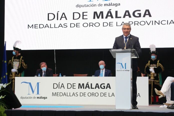 La Diputación reconocerá a María Peláe, el chef Miguel Ángel Herrera, el aeropuerto, Elías Bendodo y la Liga de Jábegas en el Día de la Provincia