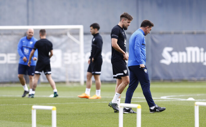 Guede y Genaro conversan durante el entrenamiento | Marilú Báez